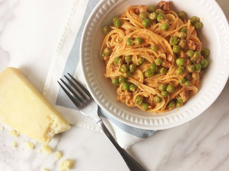 Capellini with Prosciutto and Peas in Pink Sauce