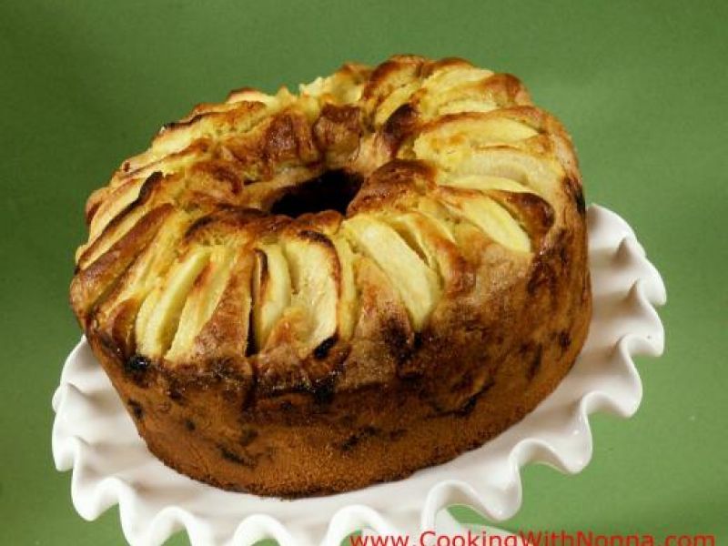 Apple Ciambella with Almond Cream