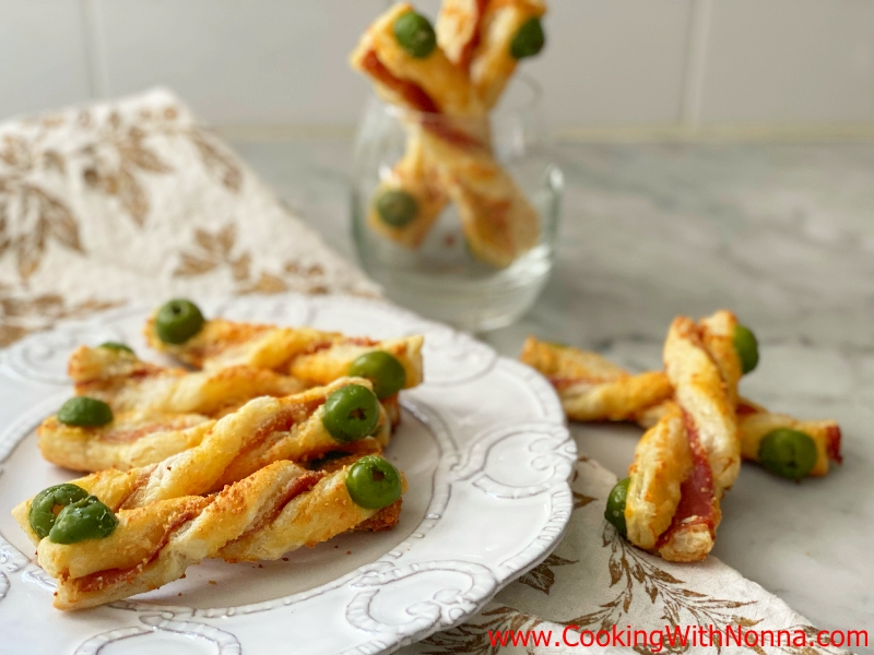 Olive & Prosciutto Puff Pastry Twists