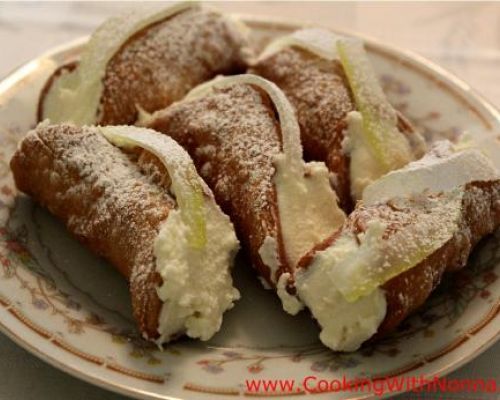 Lucy's Cannoli Siciliani