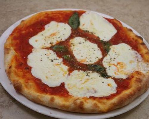 Pizza Margherita alla Napoletana